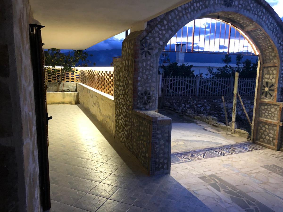 The Sunset Villa Leven Vlorë Exterior foto